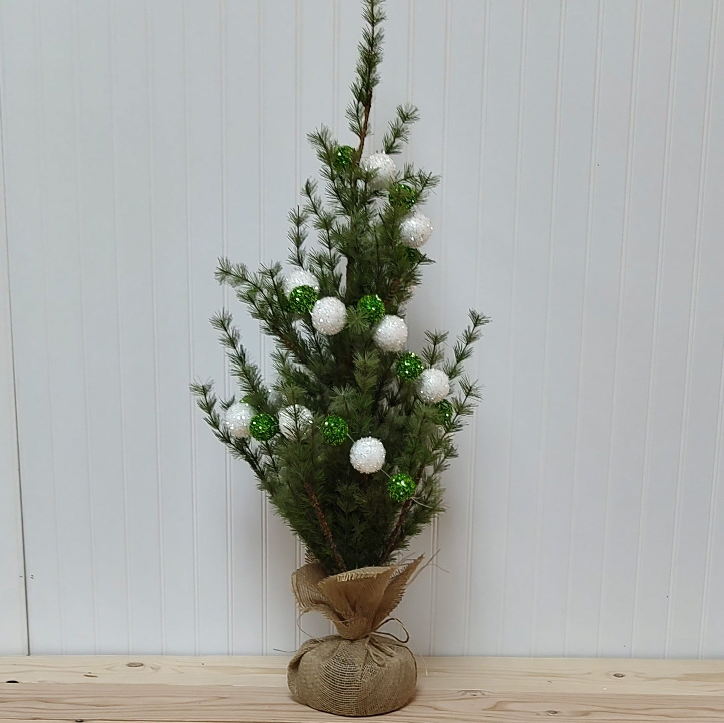 Green and White Sparkle Snowball Garland