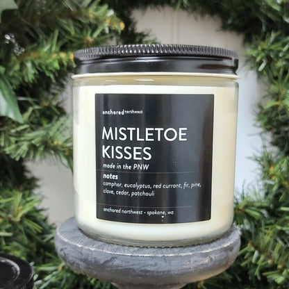 Mistletoe Kisses' Wood Wick Candle